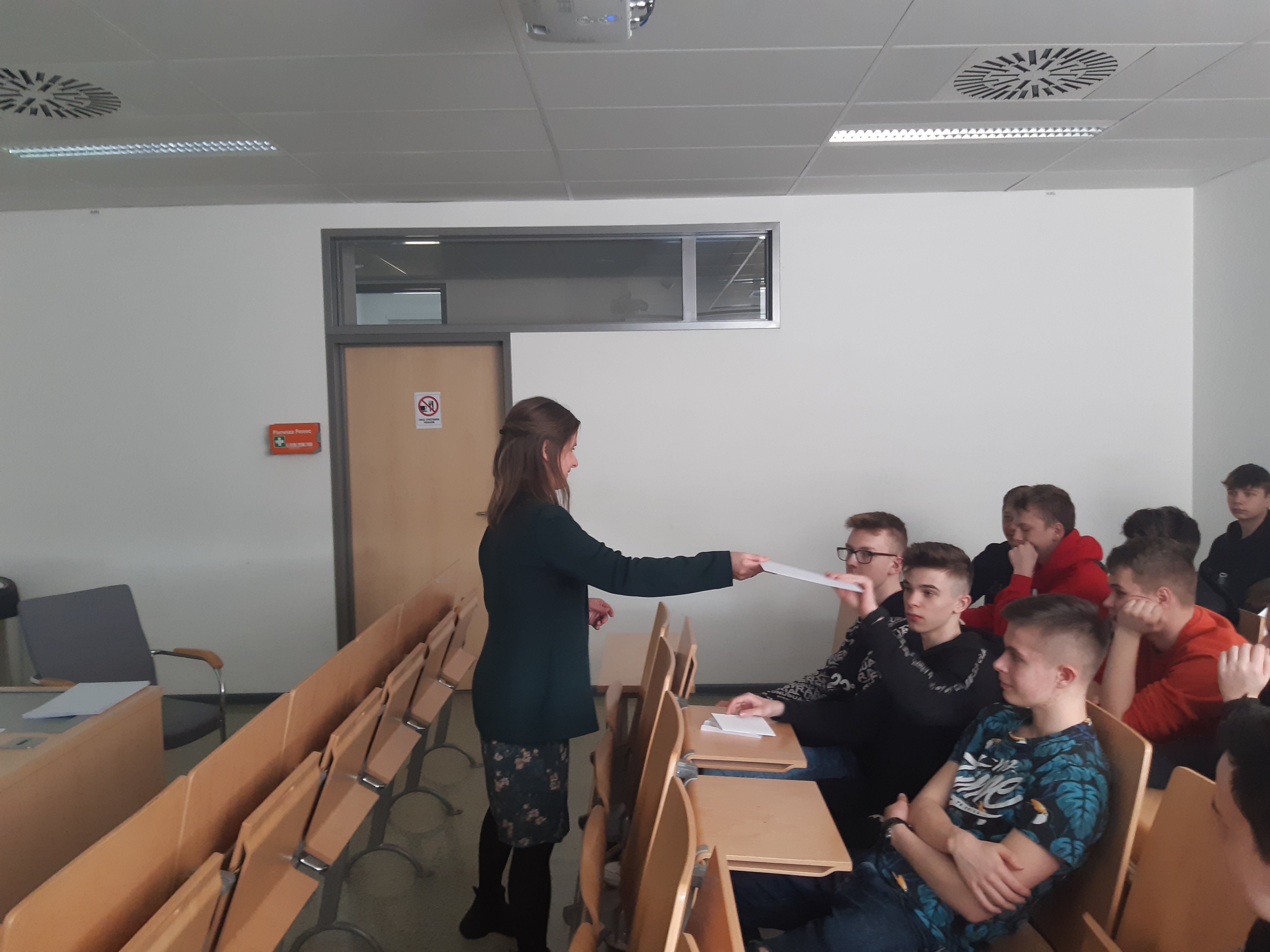 Uczniowie ZSP 1 na zajęciach w ramach otwartych dni  Uniwersytetu Przyrodniczo-Humanistycznego w Siedlcach