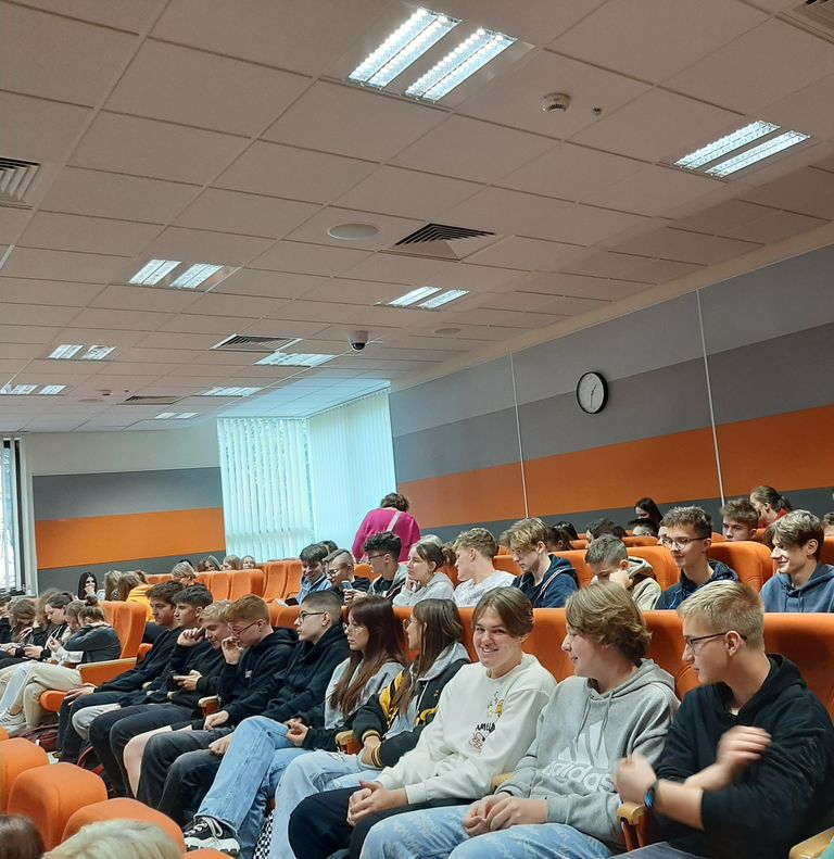 Klasa 2 it na XXV Festiwalu Nauki i Sztuki w Bibliotece Pedagogicznej