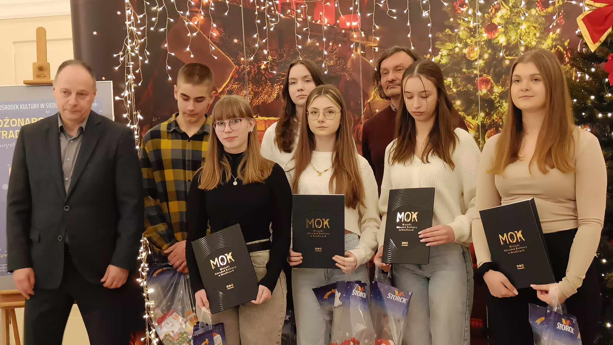 Konkurs plastyczny "Bożonarodzeniowe tradycje"